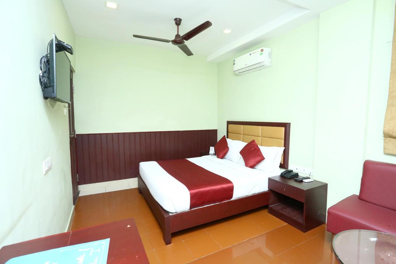 Oyo 15190 Select Residency Hotel Calecute Exterior foto